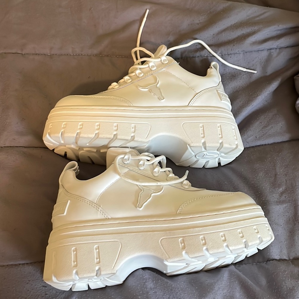 Princess Polly Windsor smith chunky white sneakers